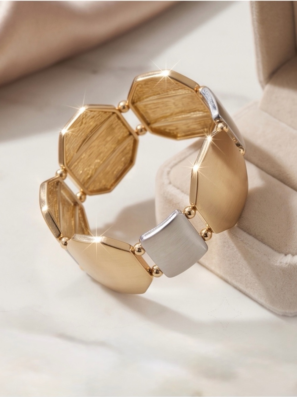 Avenue Two-Tone Geometric Stretch Link
Bracelet New!
